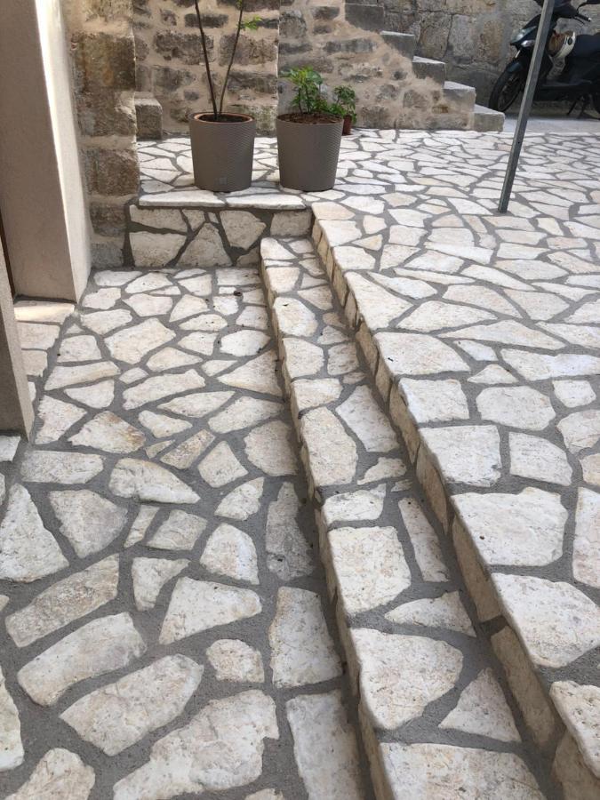 חוואר Old Town Apartment Tonka מראה חיצוני תמונה